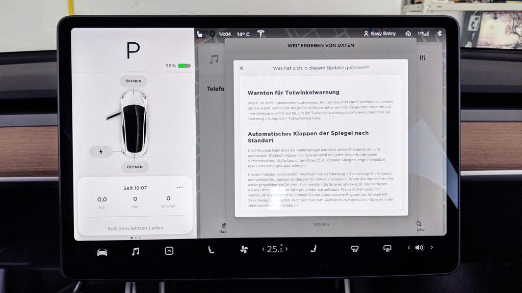 Tesla Model 3 Software 2019.5.25 8301c3d - Bildschirm