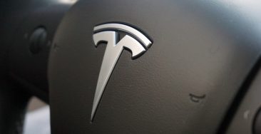 Tesla Model 3 Software Update 2019.8.3 da116a6